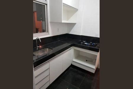 Cozinha de apartamento para alugar com 1 quarto, 41m² em Funcionários, Belo Horizonte