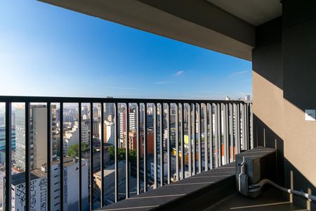 Studio para alugar com 29m², 1 quarto e sem vaga Studio para alugar com 29m², 1 quarto e sem vagaVaranda