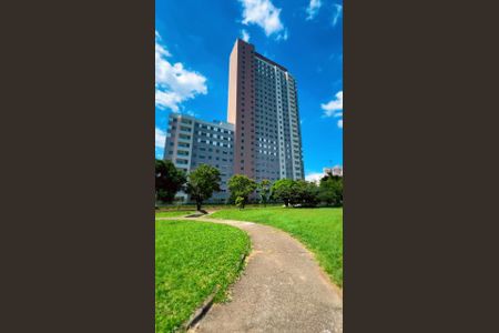 Fachada Lateral de apartamento para alugar com 2 quartos, 42m² em Vila Esperança, São Paulo