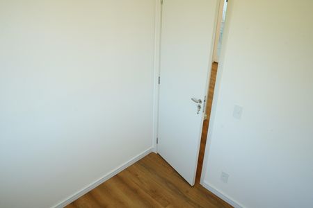Quarto 2 de apartamento para alugar com 2 quartos, 42m² em Vila Esperança, São Paulo