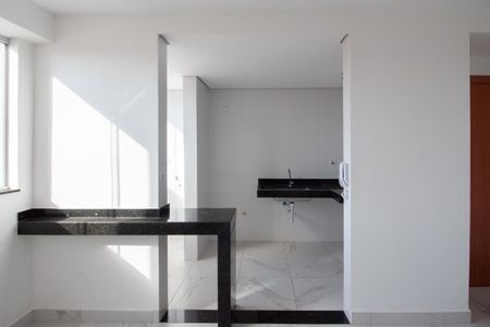 Apartamento para alugar com 51m², 2 quartos e 2 vagas Apartamento para alugar com 51m², 2 quartos e 2 vagasCozinha