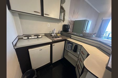 Cozinha de apartamento para alugar com 1 quarto, 47m² em Itararé, São Vicente
