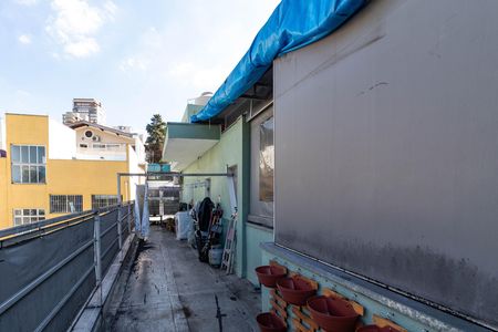 Varanda de casa à venda com 3 quartos, 375m² em Alto da Lapa, São Paulo