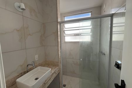 Apartamento à venda com 56m², 2 quartos e 1 vaga Apartamento à venda com 56m², 2 quartos e 1 vagaBanheiro 1