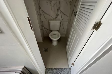 Apartamento à venda com 56m², 2 quartos e 1 vaga Apartamento à venda com 56m², 2 quartos e 1 vagaBanheiro de serviço