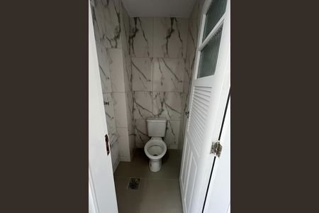 Apartamento à venda com 56m², 2 quartos e 1 vaga Apartamento à venda com 56m², 2 quartos e 1 vagaBanheiro de serviço