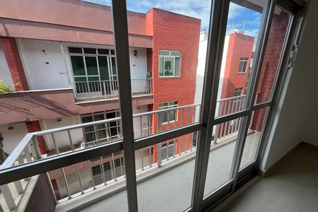 Vista de apartamento à venda com 2 quartos, 56m² em Jardim Guanabara, Rio de Janeiro