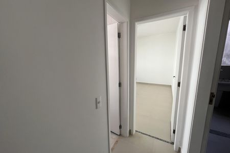 Corredor de apartamento à venda com 2 quartos, 56m² em Jardim Guanabara, Rio de Janeiro