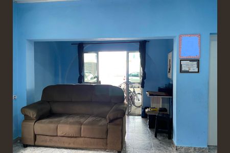 Casa à venda com 300m², 3 quartos e 4 vagas Casa à venda com 300m², 3 quartos e 4 vagasSala