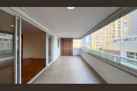 Apartamento para alugar com 147m², 4 quartos e 2 vagas Apartamento para alugar com 147m², 4 quartos e 2 vagasSacada