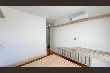 Apartamento para alugar com 147m², 4 quartos e 2 vagas Apartamento para alugar com 147m², 4 quartos e 2 vagasSuíte