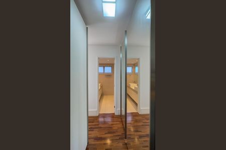 Apartamento para alugar com 147m², 4 quartos e 2 vagas Apartamento para alugar com 147m², 4 quartos e 2 vagasCloset da suíte