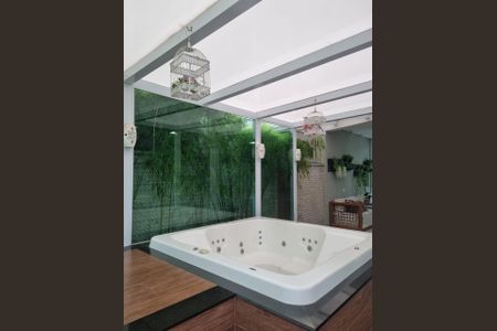 Casa de condomínio para alugar com 400m², 4 quartos e 4 vagas Casa de condomínio para alugar com 400m², 4 quartos e 4 vagasÁrea Externa