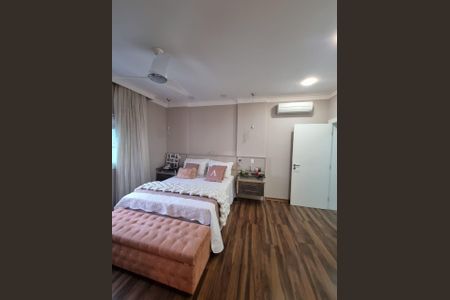 Casa de condomínio para alugar com 400m², 4 quartos e 4 vagas Casa de condomínio para alugar com 400m², 4 quartos e 4 vagasQuarto