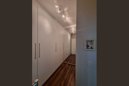 Casa de condomínio para alugar com 400m², 4 quartos e 4 vagas Casa de condomínio para alugar com 400m², 4 quartos e 4 vagasCloset