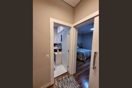 Casa de condomínio para alugar com 400m², 4 quartos e 4 vagas Casa de condomínio para alugar com 400m², 4 quartos e 4 vagasCorredor