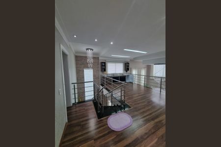 Casa de condomínio para alugar com 400m², 4 quartos e 4 vagas Casa de condomínio para alugar com 400m², 4 quartos e 4 vagasEscadas