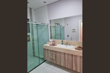 Casa de condomínio para alugar com 400m², 4 quartos e 4 vagas Casa de condomínio para alugar com 400m², 4 quartos e 4 vagasBanheiro social