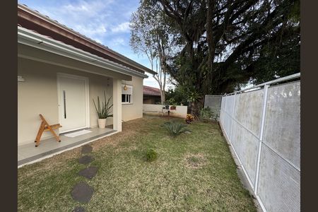 Área externa de casa à venda com 2 quartos, 122m² em Guarani, Novo Hamburgo