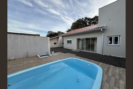 Área externa de casa à venda com 2 quartos, 122m² em Guarani, Novo Hamburgo