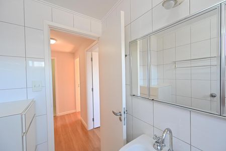 Apartamento à venda com 85m², 3 quartos e 1 vaga Apartamento à venda com 85m², 3 quartos e 1 vagaBanheiro Social