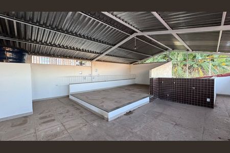Casa para alugar com 240m², 7 quartos e 4 vagas