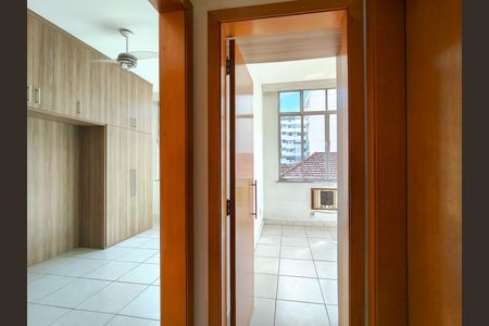 Apartamento para alugar com 85m², 2 quartos e sem vaga Apartamento para alugar com 85m², 2 quartos e sem vagaCorredor