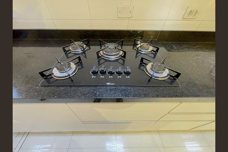 Casa à venda com 350m², 2 quartos e 1 vaga Casa à venda com 350m², 2 quartos e 1 vagaCozinha (Casa 1)