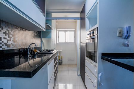 Apartamento à venda com 70m², 3 quartos e 2 vagas Apartamento à venda com 70m², 3 quartos e 2 vagasCozinha e Área de Serviço