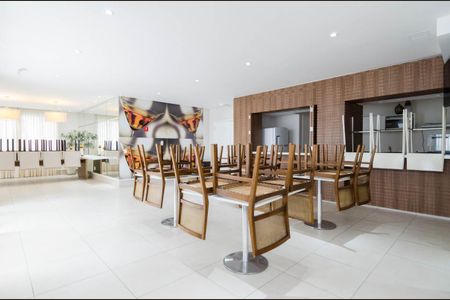 Apartamento à venda com 70m², 3 quartos e 2 vagas Apartamento à venda com 70m², 3 quartos e 2 vagasÁrea comum - Salão de festas