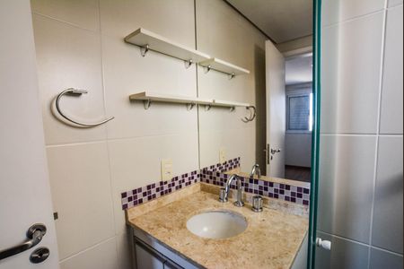 Banheiro da Suíte de apartamento à venda com 3 quartos, 70m² em Vila Valparaíso, Santo André