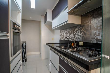 Apartamento à venda com 70m², 3 quartos e 2 vagas Apartamento à venda com 70m², 3 quartos e 2 vagasCozinha e Área de Serviço