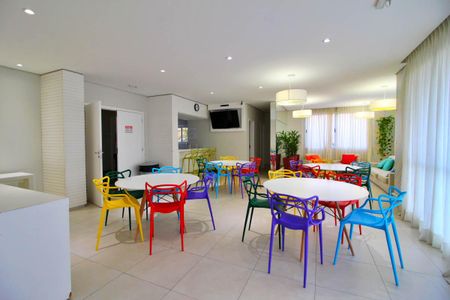Apartamento à venda com 70m², 3 quartos e 2 vagas Apartamento à venda com 70m², 3 quartos e 2 vagasÁrea comum - Salão de festas