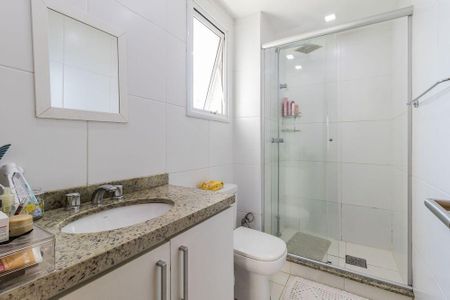 Apartamento para alugar com 128m², 3 quartos e 2 vagas Apartamento para alugar com 128m², 3 quartos e 2 vagasBanheiro social