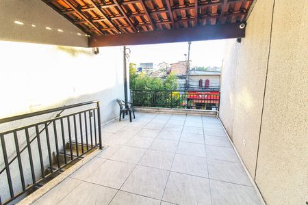 Casa à venda com 100m², 2 quartos e 1 vaga Casa à venda com 100m², 2 quartos e 1 vagaVaranda