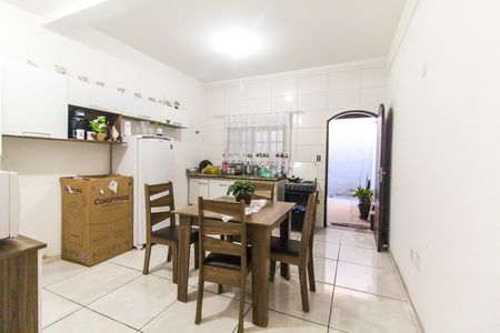 Casa à venda com 100m², 2 quartos e 1 vaga Casa à venda com 100m², 2 quartos e 1 vagaCozinha