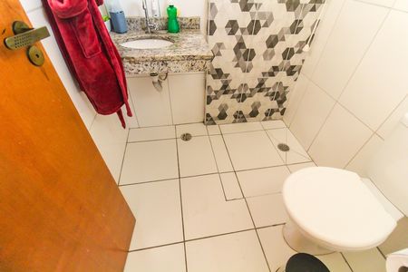 Casa à venda com 100m², 2 quartos e 1 vaga Casa à venda com 100m², 2 quartos e 1 vagaBanheiro da Suíte 2