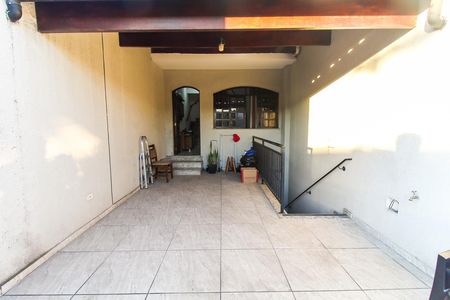 Casa à venda com 100m², 2 quartos e 1 vaga Casa à venda com 100m², 2 quartos e 1 vagaVaranda