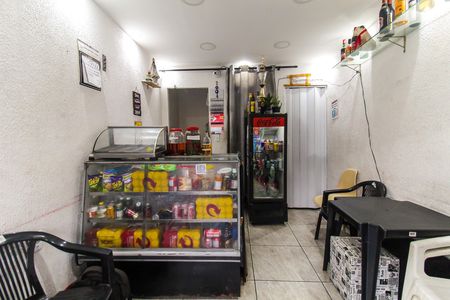 Casa à venda com 100m², 2 quartos e 1 vaga Casa à venda com 100m², 2 quartos e 1 vagaSalão