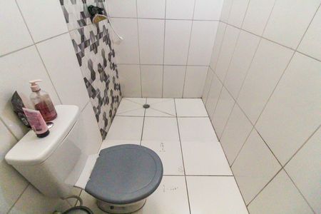 Casa à venda com 100m², 2 quartos e 1 vaga Casa à venda com 100m², 2 quartos e 1 vagaBanheiro da Suíte 1