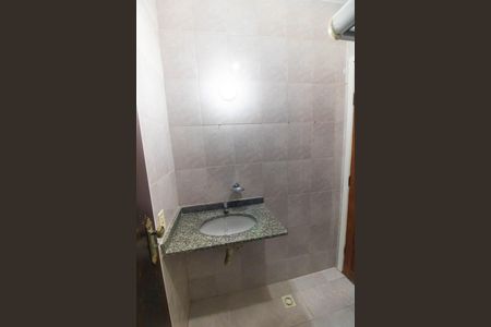 Casa para alugar com 70m², 2 quartos e 2 vagas Casa para alugar com 70m², 2 quartos e 2 vagasBanheiro Social