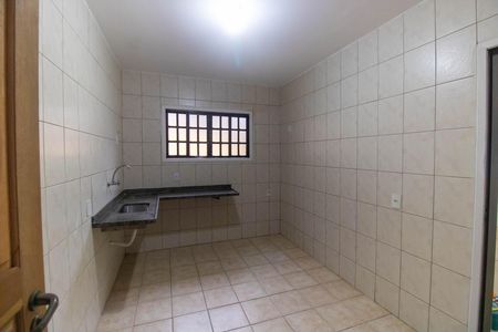 Casa para alugar com 70m², 2 quartos e 2 vagas Casa para alugar com 70m², 2 quartos e 2 vagasCozinha