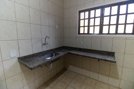 Casa para alugar com 70m², 2 quartos e 2 vagas Casa para alugar com 70m², 2 quartos e 2 vagasCozinha