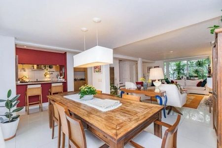 Casa para alugar com 150m², 3 quartos e 3 vagas Casa para alugar com 150m², 3 quartos e 3 vagasSala