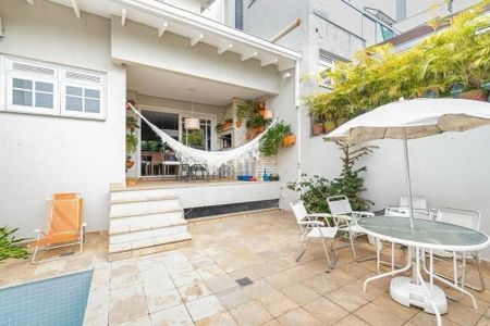 Casa para alugar com 150m², 3 quartos e 3 vagas Casa para alugar com 150m², 3 quartos e 3 vagasÁrea comum