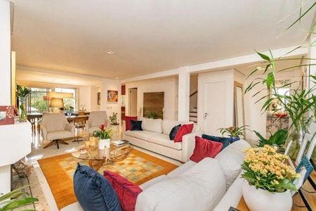 Sala de casa para alugar com 3 quartos, 150m² em Três Figueiras, Porto Alegre