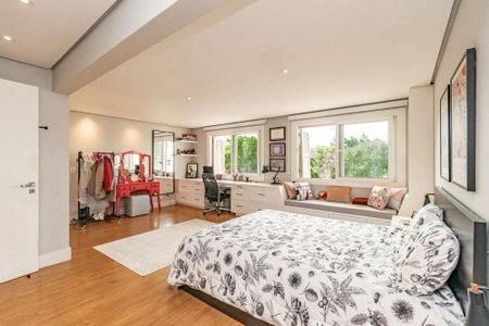 Casa para alugar com 150m², 3 quartos e 3 vagas Casa para alugar com 150m², 3 quartos e 3 vagasSuíte
