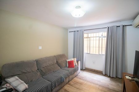 SALA 1 de casa à venda com 4 quartos, 250m² em Chora Menino, São Paulo