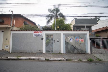 FACHADA de casa à venda com 4 quartos, 250m² em Chora Menino, São Paulo