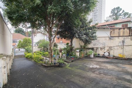 QUINTAL E ÁREA DE SERVIÇO de casa à venda com 4 quartos, 250m² em Chora Menino, São Paulo